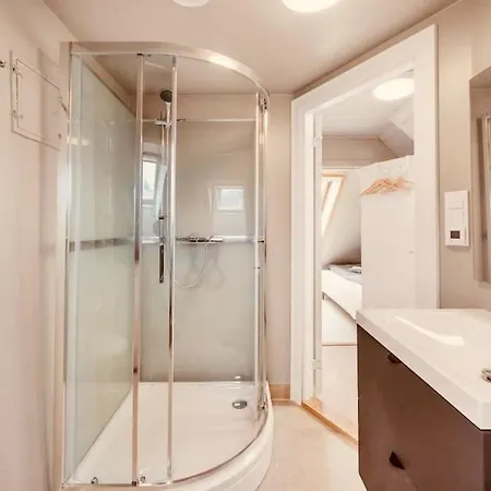 Live The History In Bergens Heart - Unique